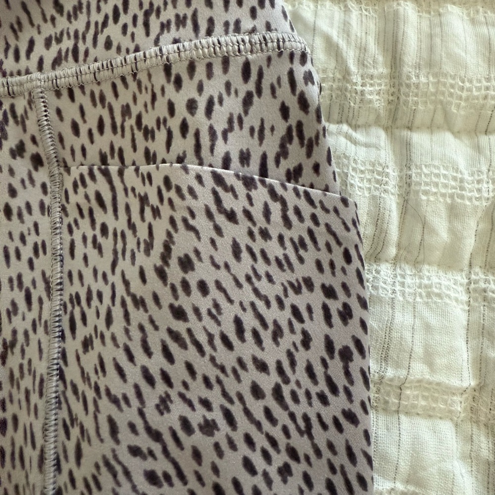 Athleta Gray Patterned Ankle Pants - image 3